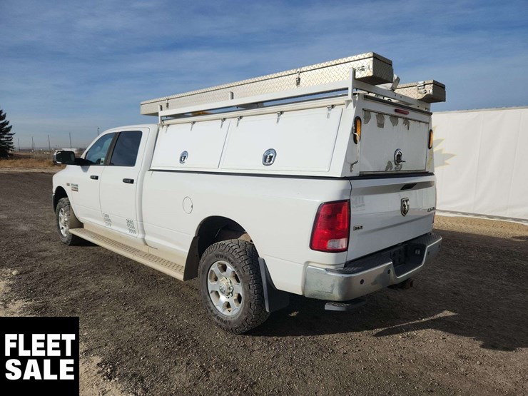 2016-ram-2500-slt-image-2