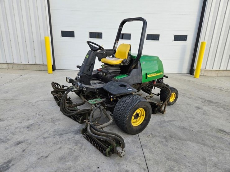 john-deere-3225c-image-1