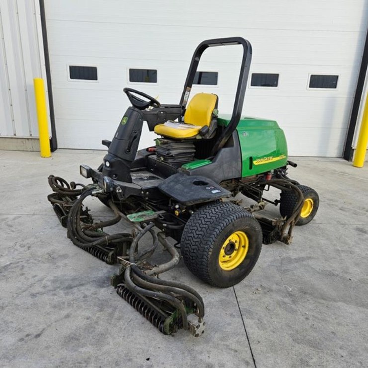 JOHN DEERE 3225C