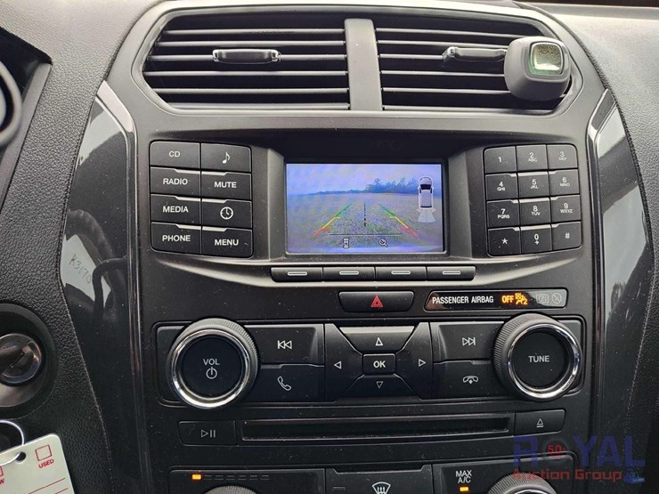 2017-ford-explorer-image-5