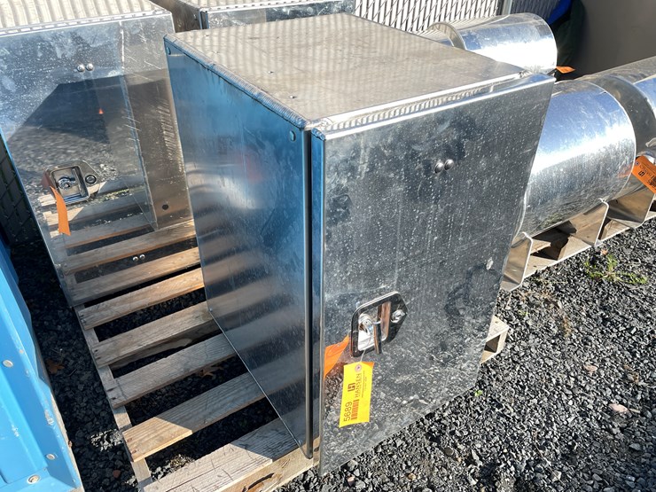 #5689-•-chandler-truck-mount-toolbox-image-2