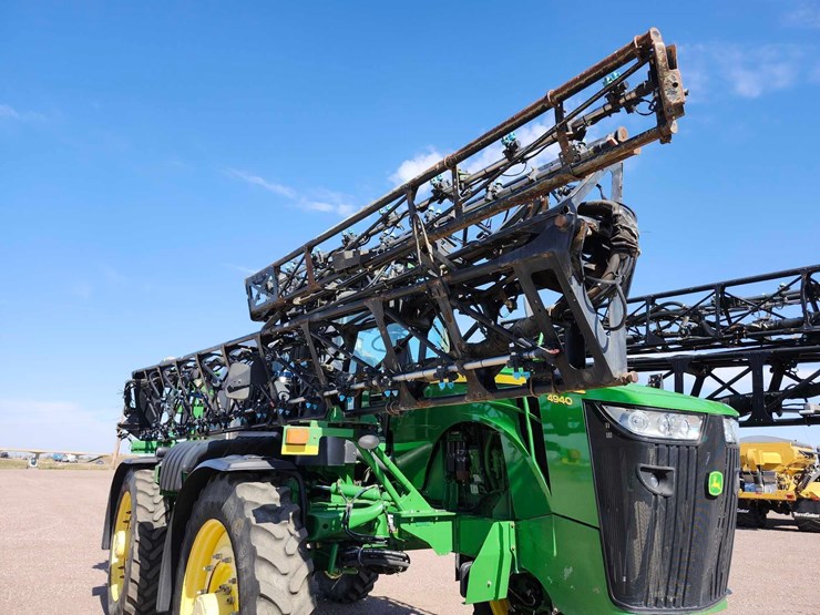 2014-john-deere-4940-image-11