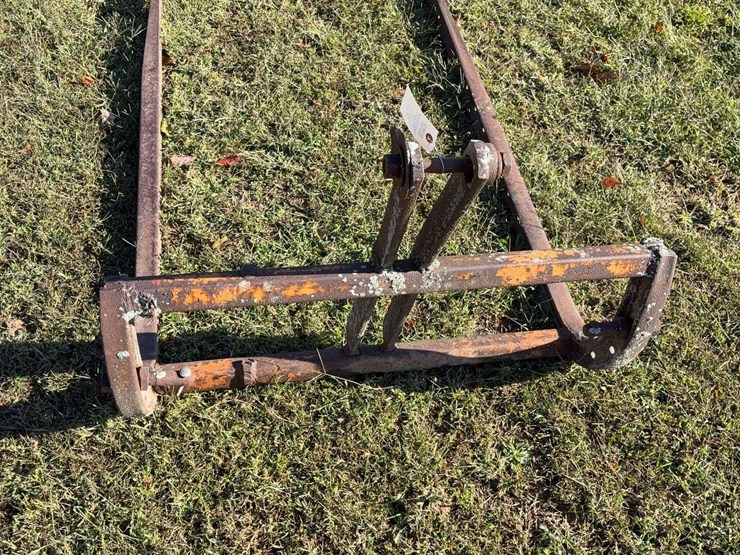 3pt-bale-carriers-image-4