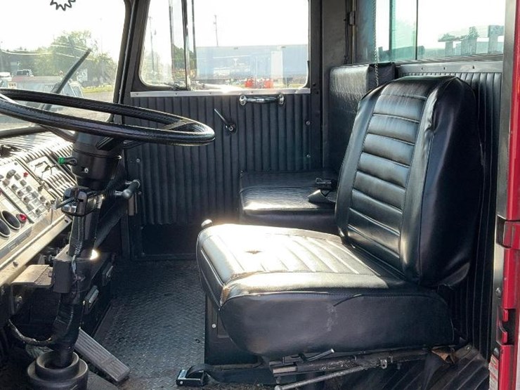 #2000-•-1982-sutphen-deluge-fire-engine-truck-detroit-diesel-6v92ta-image-87