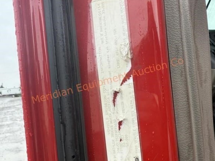 2015-freightliner-cascadia-113-image-34