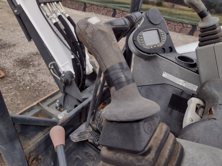 bobcat-e32-image-11