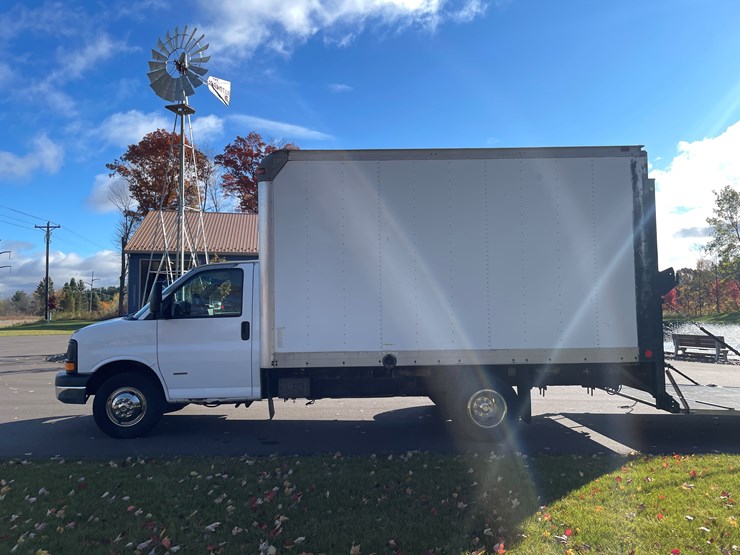 2007-chevrolet-g3500-image-8