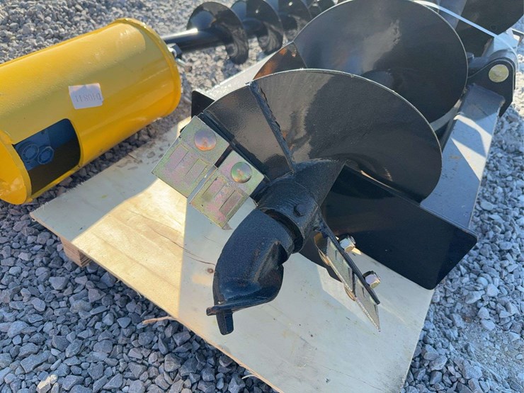 future-skid-steer-auger-w/-8---12-&-16-in-bits-image-3