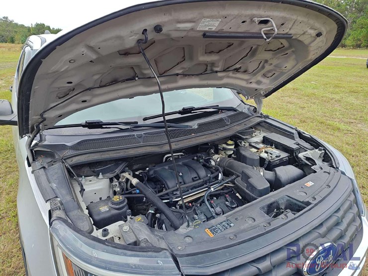 2016-ford-explorer-image-10