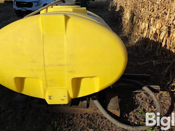 300-gal-front-mount-poly-tank-image-8