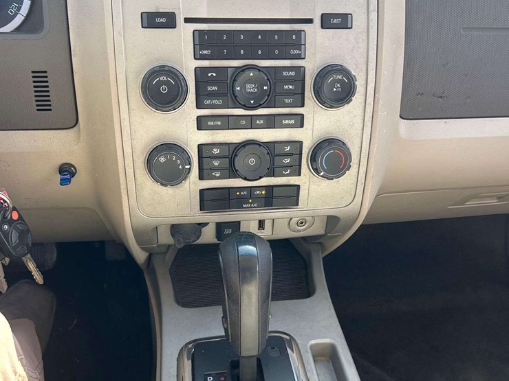 2012-ford-escape-xlt-image-17