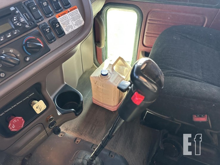 2014-peterbilt-386-image-23