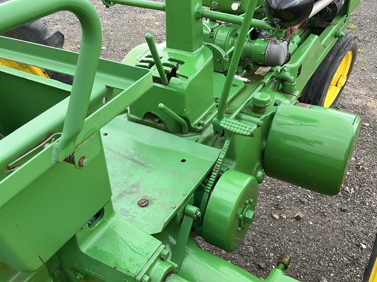 john-deere-b-image-22