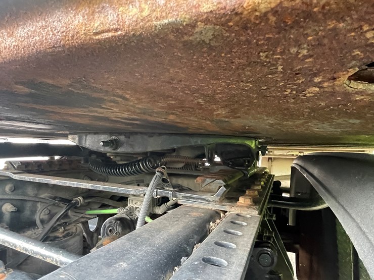 1996-utility-53'-image-17