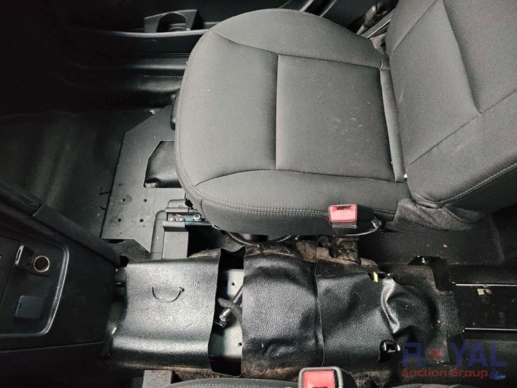 2016-ford-explorer-image-19