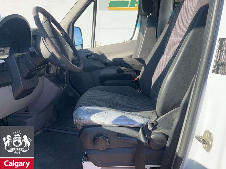 2010-mercedes-benz-sprinter-3500-image-11