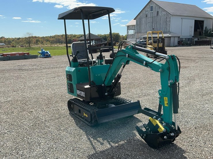 #1600-•-2025-agt-mh12rx-mini-excavator-image-10