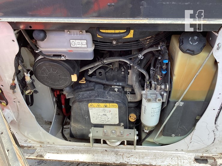 2021-bobcat-t64-image-13