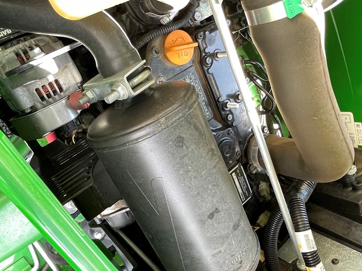 2024-john-deere-1025r-image-46