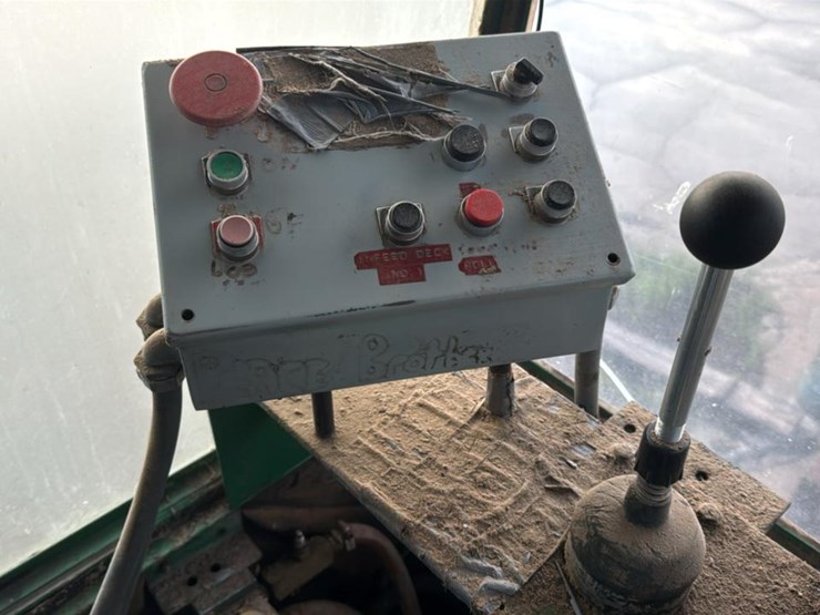 #115-•-debarker-cab-image-9