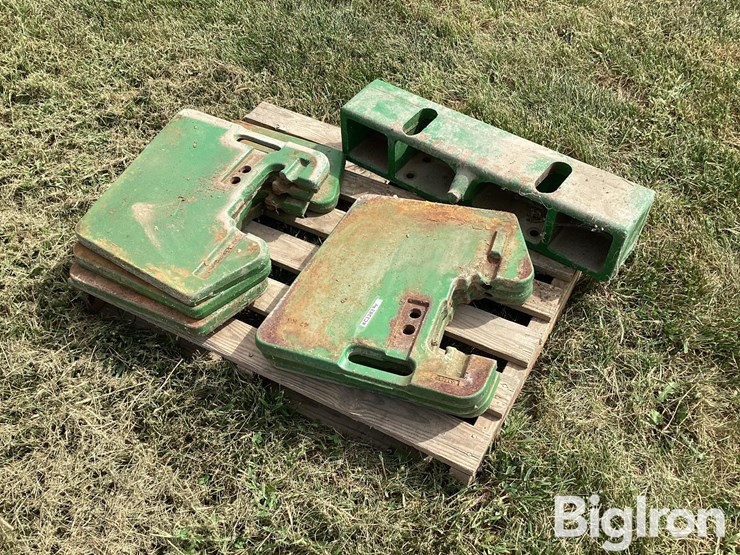 john-deere-front-tractor-weights-&-bracket-image-1