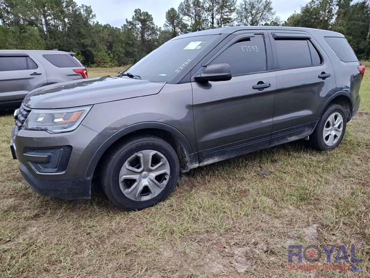 2016-ford-explorer-image-1