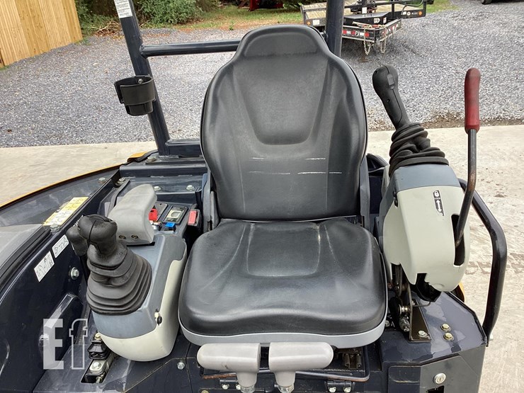 2021-deere-26g-image-16