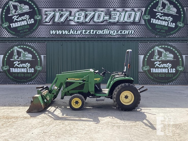 1999-john-deere-4200-image-1