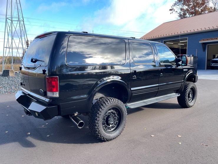 2004-ford-excursion-limited-image-5