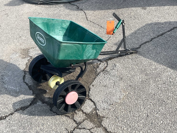 #14024-•-pull-type-lawn-spreader-(o3)-image-1