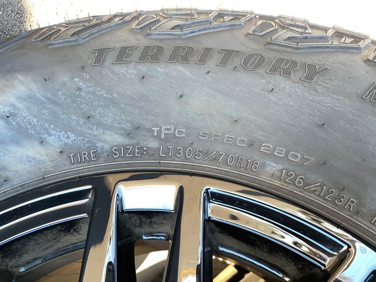 2025-chevrolet-silverado-image-18