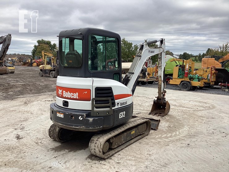 2014-bobcat-e32-image-4