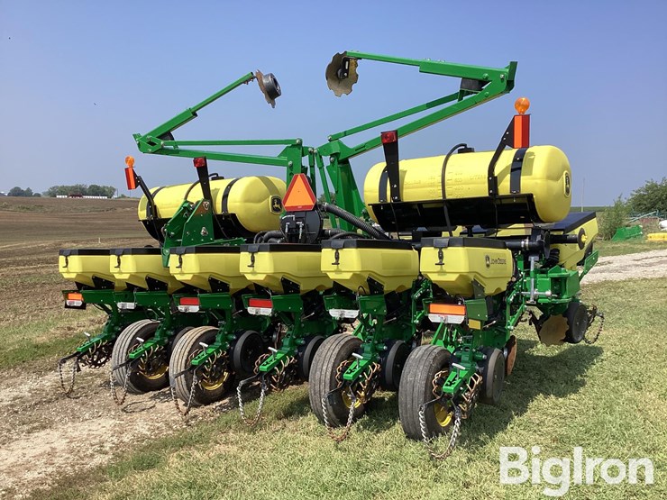 2019-john-deere-1765-image-5