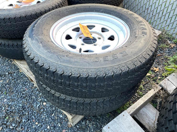 #5704-•-(2)-st205/75d15-tires-on-5-bolt-rims-image-3