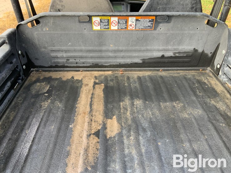 2014-john-deere-825i-utv-image-11