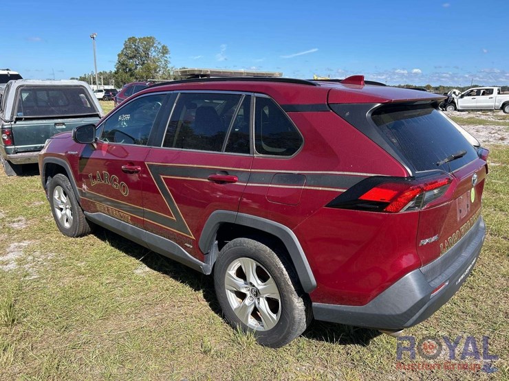 2019-toyota-rav4-le-image-4