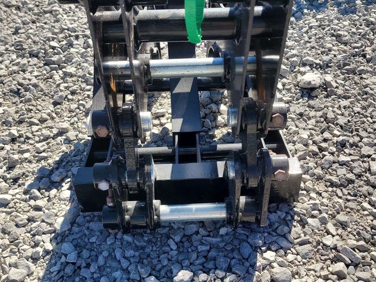 mini-excavator-grapple.-image-2