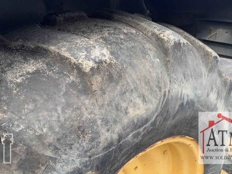 1996-ford-555d-image-19