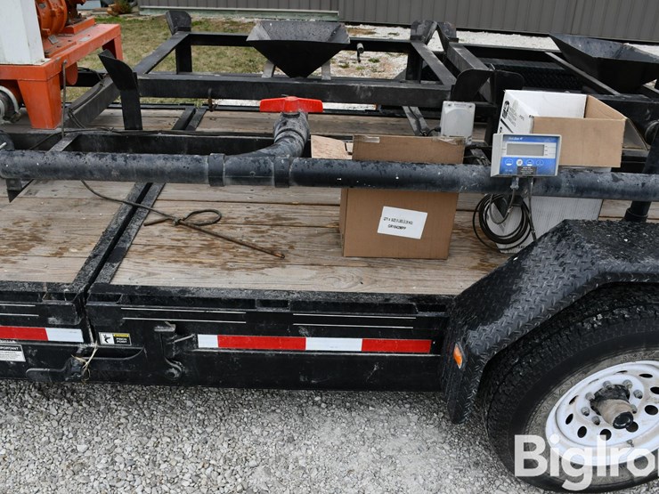 2011-corn-pro-3-box-seed-tender-on-t/a-tilt-deck-utility-trailer-image-16
