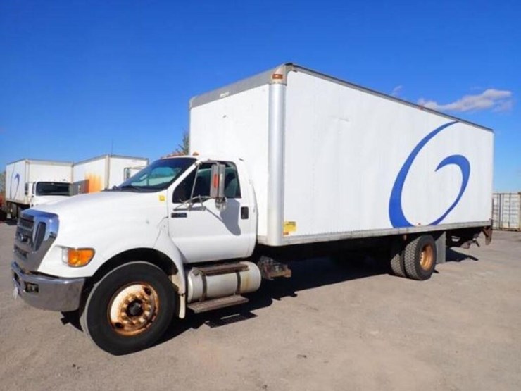 2013-ford-f750-image-1