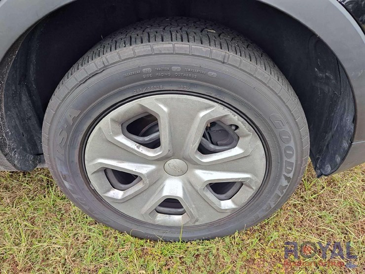 2018-ford-explorer-image-36