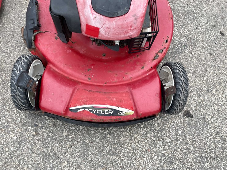 #14030-•-(2)-toro-recycler-lawn-mowers-(o4)-image-11