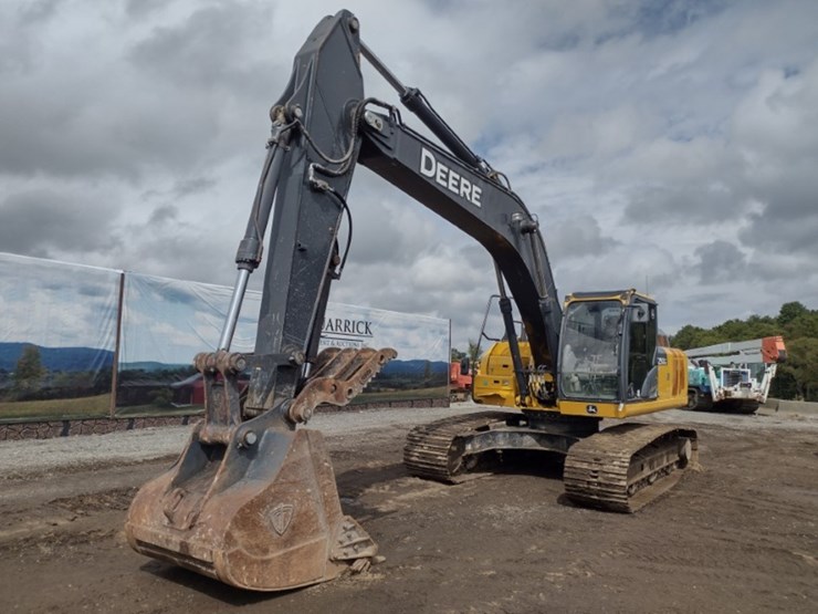 deere-250g-lc-image-52