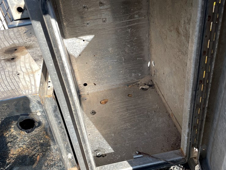 #5696-•-(4)-truck-mount-toolboxes-image-9