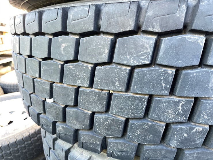 #5703-•-(6)-sampson-gl268d-19.5-tires-image-9