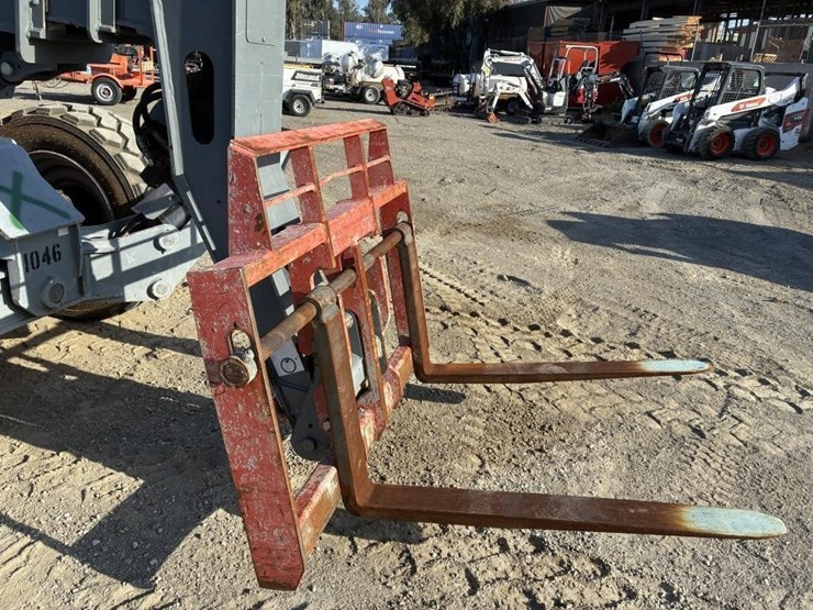 2018-skyjack-sj1056-image-6