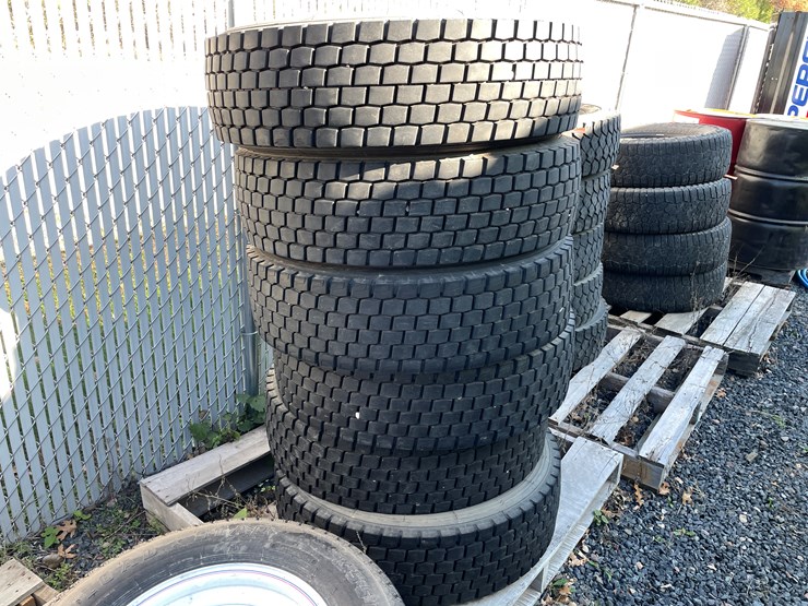 #5703-•-(6)-sampson-gl268d-19.5-tires-image-2