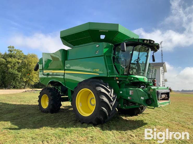 2022-john-deere-s790-image-3