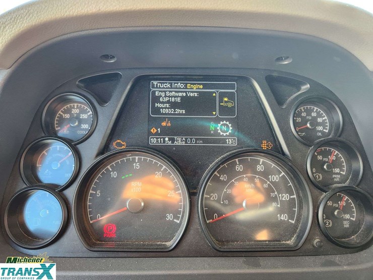 2018-peterbilt-579-image-31