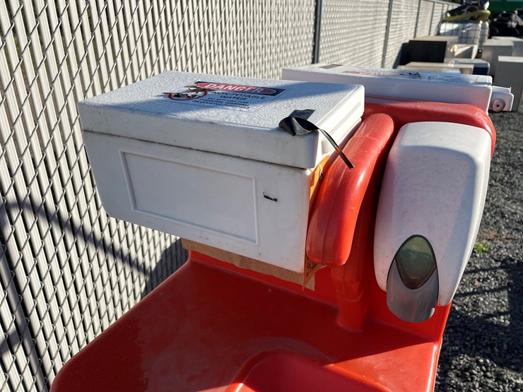 #5680-•-poly-portables-tagalong-hand-wash-station-image-7